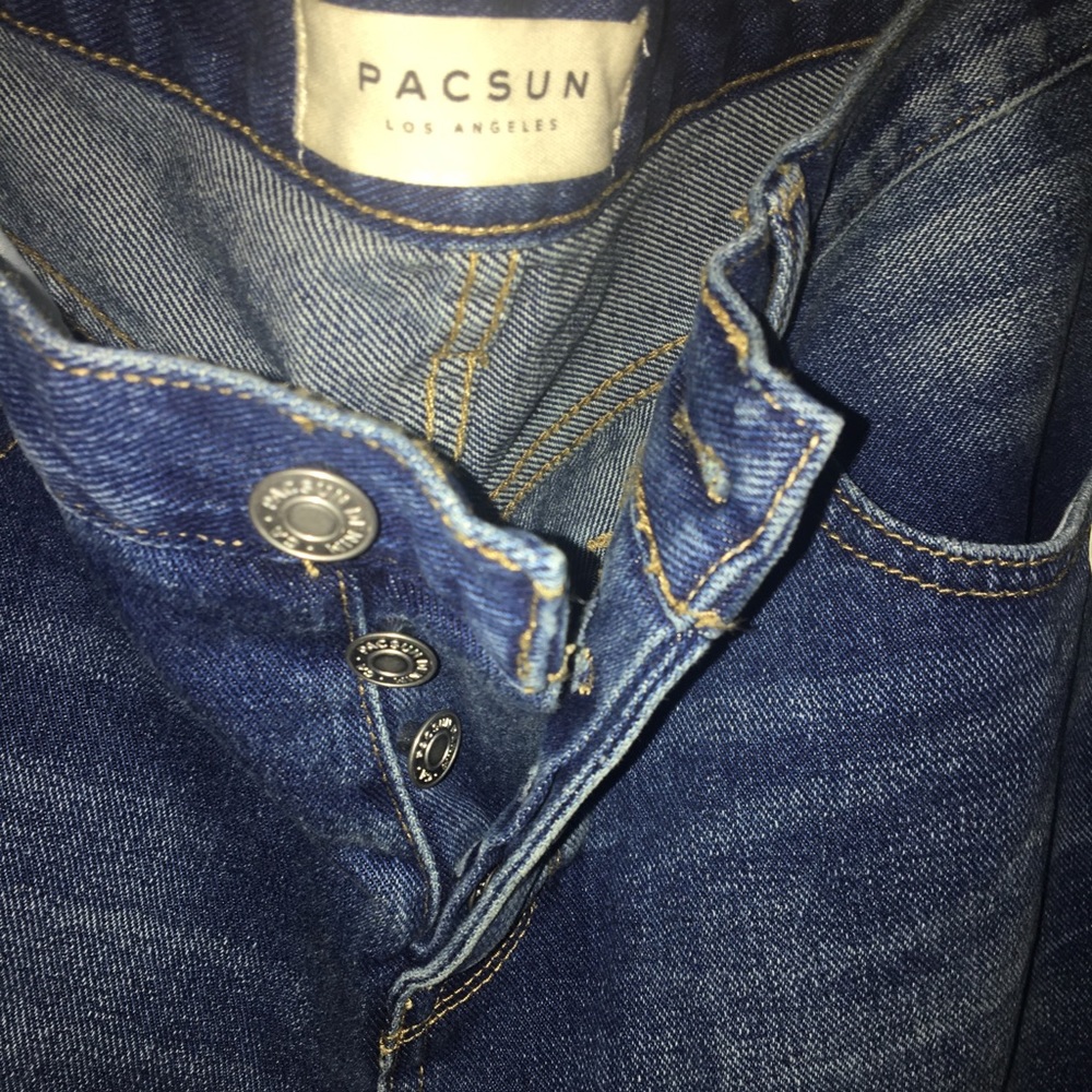 “Mom jeans”